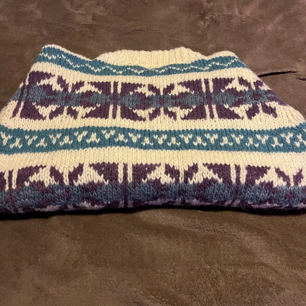 Handmade Wool Sweater with Purple and Blue Accents - Picture 4 of 4
